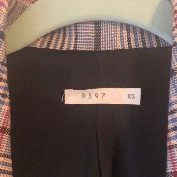 Sold elsewhere *** NWT 6397 Plaid oversized coat. - Picture 2 of 10